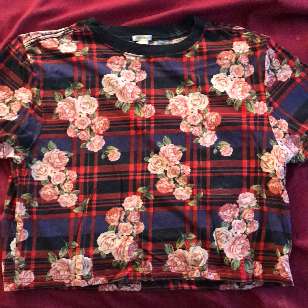 Shoulder sleeve plaid and floral crop top